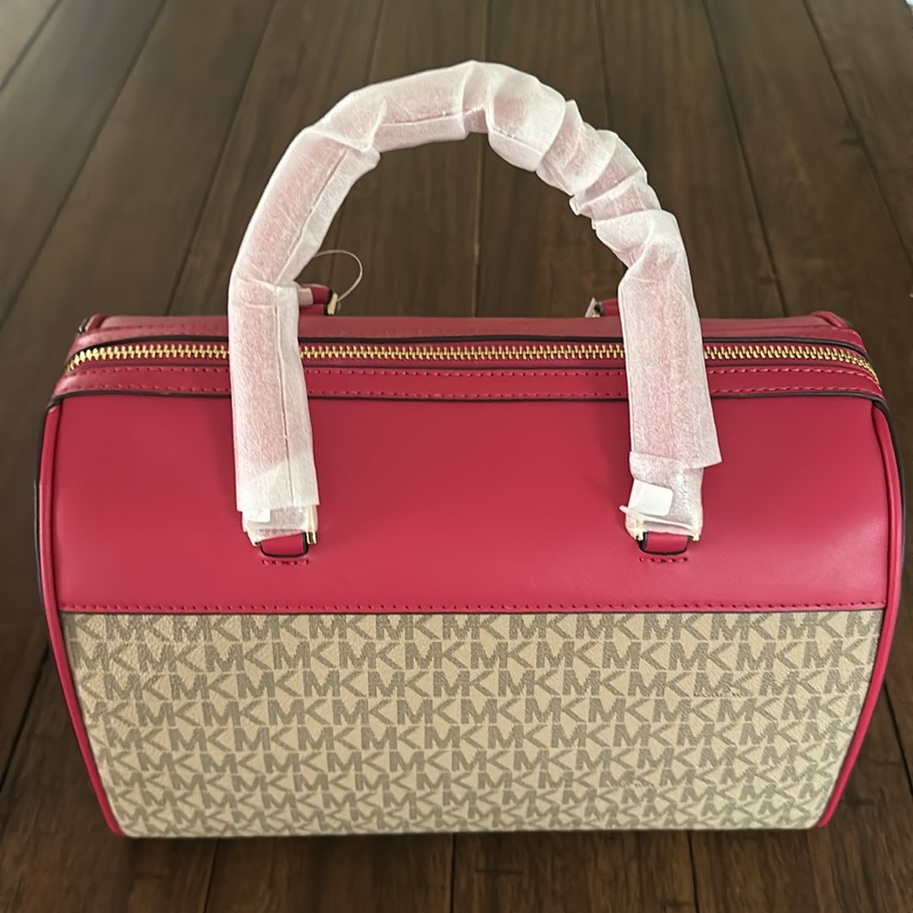 MK Carmine Pink Medium Duffle new with tag - Picture 3 of 6